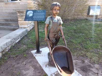 National Orphan Train Complex Unveils 25th Orphan Train Rider Statue, Cloud County Museum