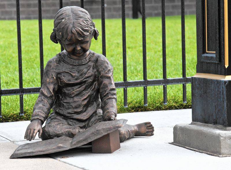 New Statues in Kansas Commemorate Orphan Train Movement