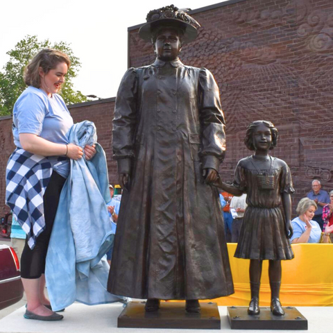 Custom Historical Bronze Statue of Anna Laura Hill