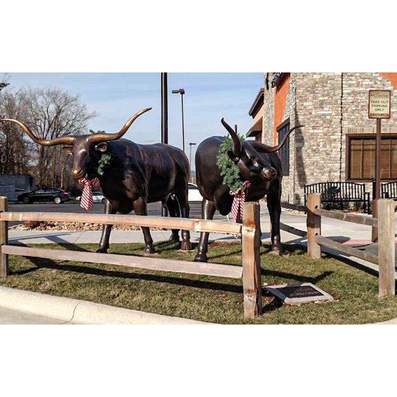 Texas Longhorn Statue Looking Straight-Custom Bronze Statues & Fountains for Sale-Randolph Rose Collection