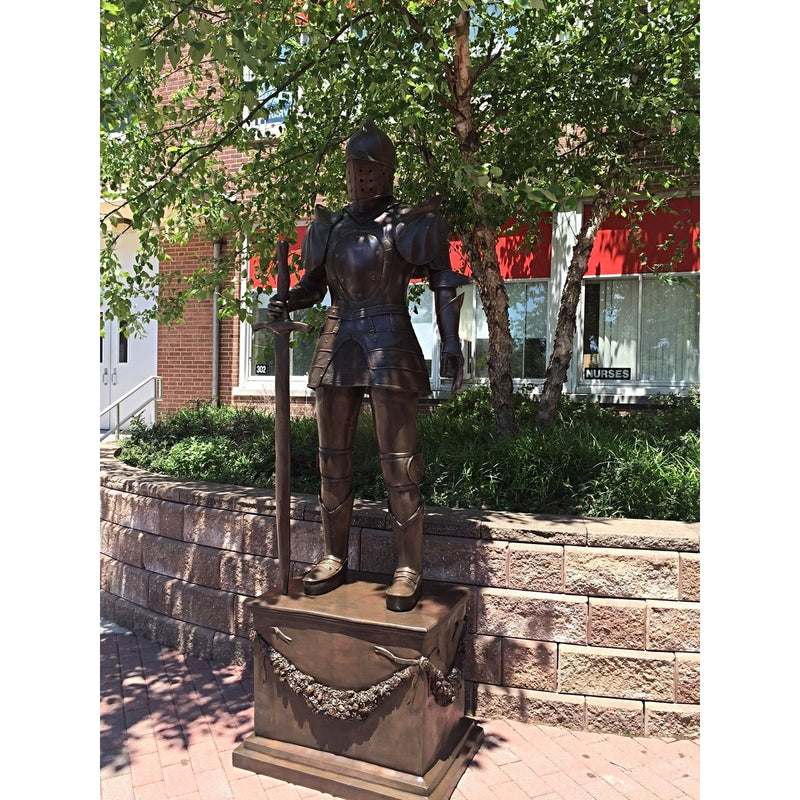 Bronze Knight Statue | Morris Plains High School