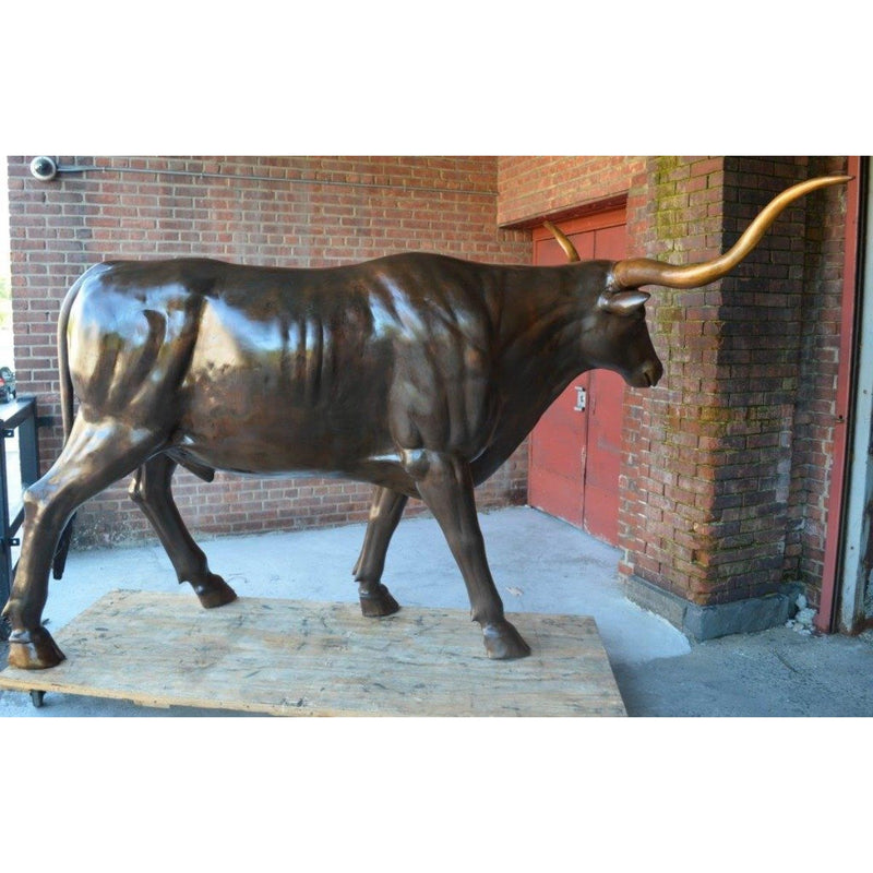Texas Longhorn Statue Looking Straight-Bronze Animal Garden Statues-Randolph Rose Collection